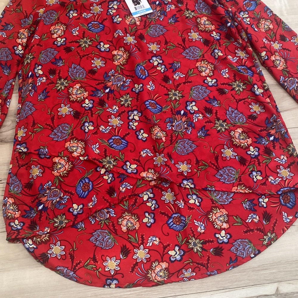 NWT Chelsea & Theodore Womens L Red Floral Print Blouse. Long sleeve. scoop - Picture 11 of 11